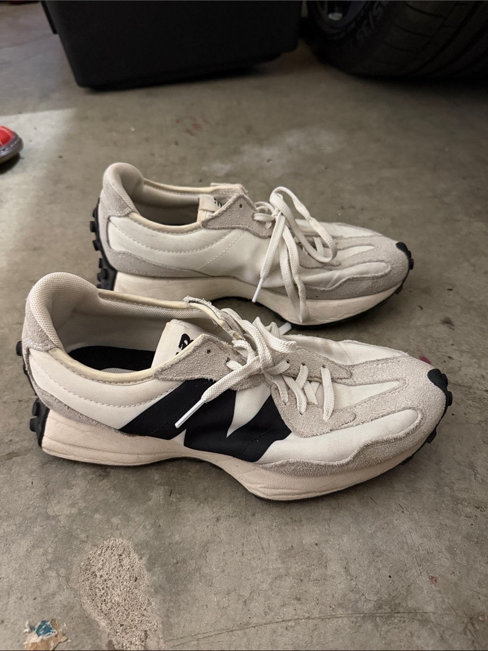 New Balance Women’s White and Black 327 Sneakers